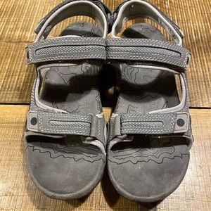 Merrill Men’s Sandals Size 10. Worn for only a few times. Like new.